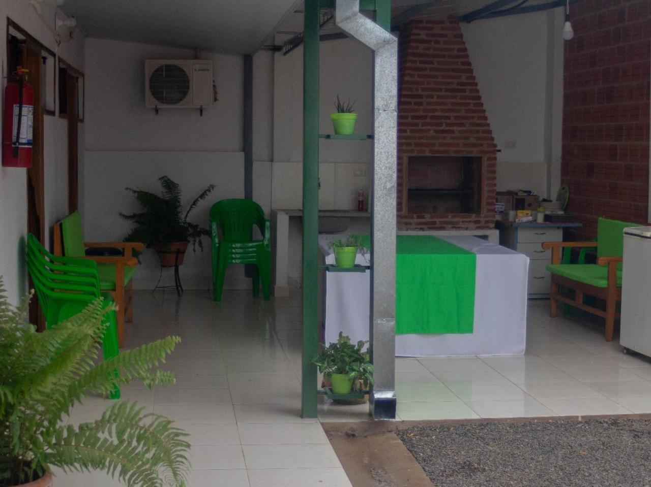 Helecho'S Hostal Hostel Encarnación Buitenkant foto